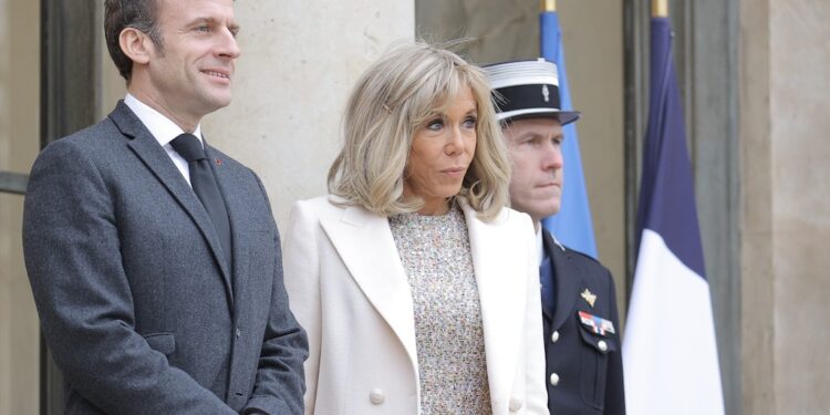Déjeuner de travail du Président Alassane OUATTARA, avec son homologue français,  Emmanuel MACRON, le 25 janvier, à l’Elysée.