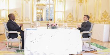 Déjeuner de travail du Président Alassane OUATTARA, avec son homologue français,  Emmanuel MACRON, le 25 janvier, à l&rsquo;Elysée.