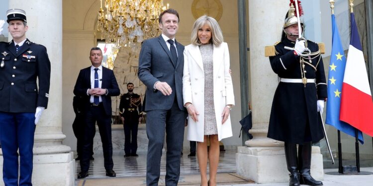 Déjeuner de travail du Président Alassane OUATTARA, avec son homologue français,  Emmanuel MACRON, le 25 janvier, à l’Elysée.