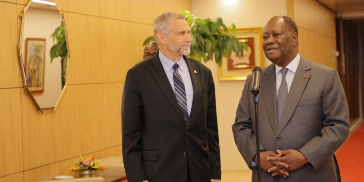 Le président Alassane Ouattara, a eu un entretien avec l’ambassadeur des USA le 31 janvier au palais présidentiel à Abidjan.