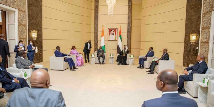 Le Vice-Président de la Côte d’Ivoire, Tiémoko Meyliet KONE, avec le Président fondateur du groupe émirati Amea Power, le 15 janvier 2023, à Abu Dhabi.