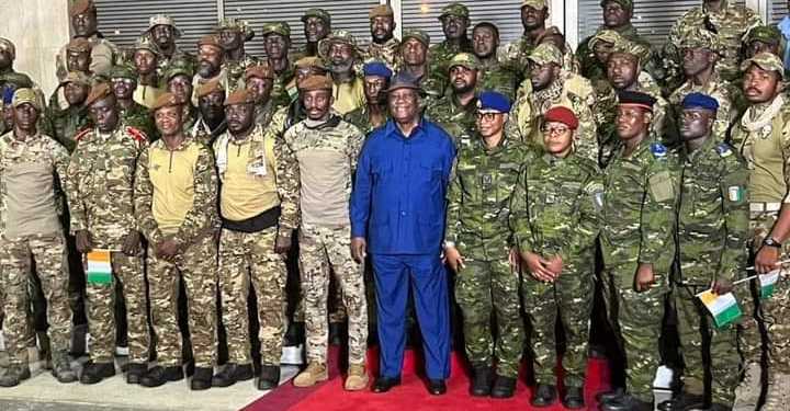 Ouattara aux 46 soldats à leur arrivée à Abidjan: « vous n’avez rien à vous reprocher »