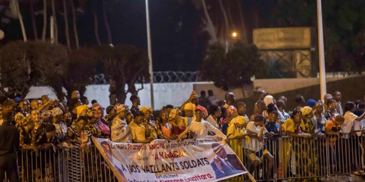 Les photos de l’accueil des 46 Soldats ivoiriens précédemment détenus au Mali, par le Président Alassane OUATTARA, le 7 janvier 2023 à l’aéroport Houphouët Boigny d’Abidjan.