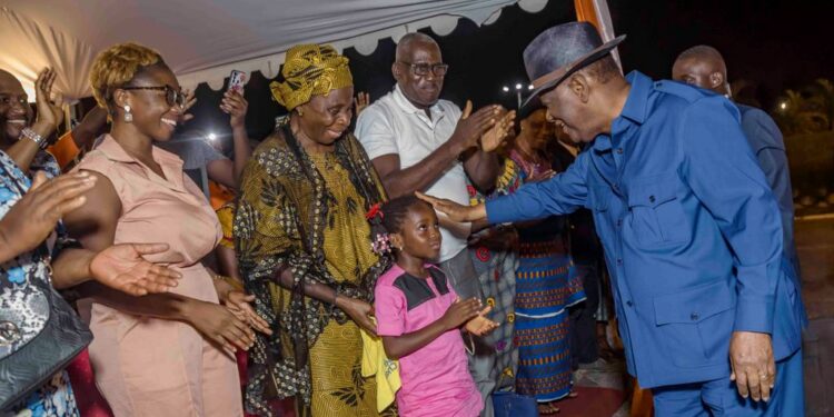 Les photos de l’accueil des 46 Soldats ivoiriens précédemment détenus au Mali, par le Président Alassane OUATTARA, le 7 janvier 2023 à l’aéroport Houphouët Boigny d’Abidjan.