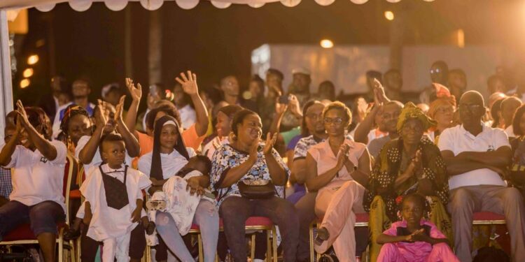 Les photos de l’accueil des 46 Soldats ivoiriens précédemment détenus au Mali, par le Président Alassane OUATTARA, le 7 janvier 2023 à l’aéroport Houphouët Boigny d’Abidjan.
