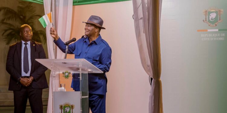 Les photos de l’accueil des 46 Soldats ivoiriens précédemment détenus au Mali, par le Président Alassane OUATTARA, le 7 janvier 2023 à l’aéroport Houphouët Boigny d’Abidjan.