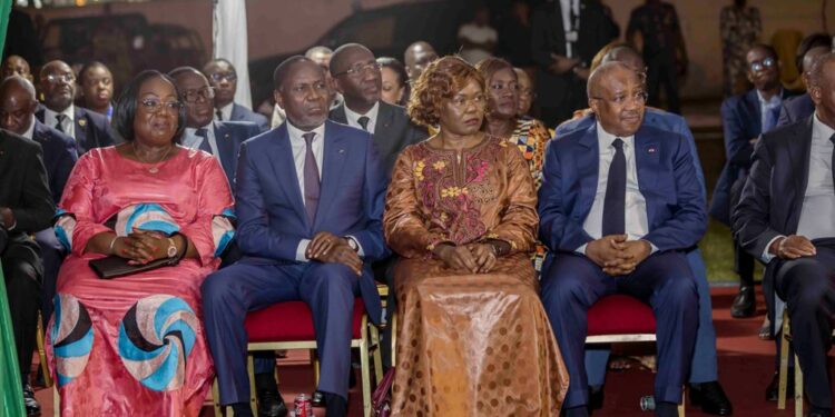 Les photos de l’accueil des 46 Soldats ivoiriens précédemment détenus au Mali, par le Président Alassane OUATTARA, le 7 janvier 2023 à l’aéroport Houphouët Boigny d’Abidjan.