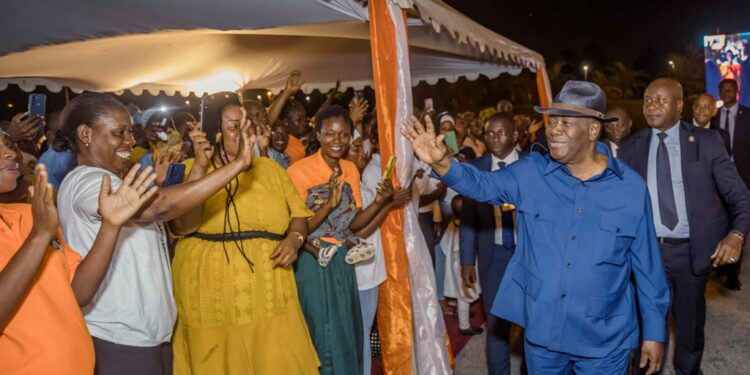 Les photos de l’accueil des 46 Soldats ivoiriens précédemment détenus au Mali, par le Président Alassane OUATTARA, le 7 janvier 2023 à l’aéroport Houphouët Boigny d’Abidjan.