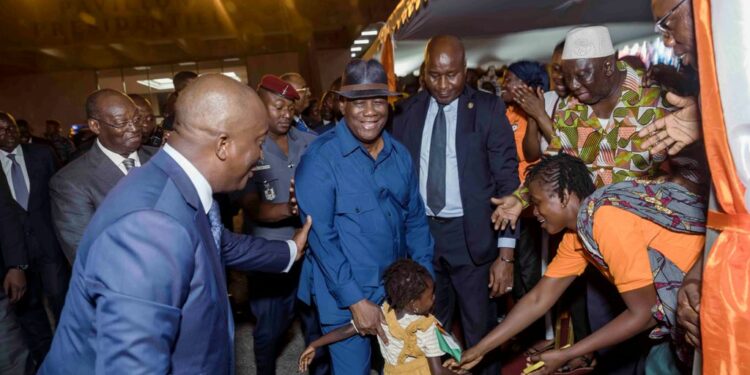 Les photos de l’accueil des 46 Soldats ivoiriens précédemment détenus au Mali, par le Président Alassane OUATTARA, le 7 janvier 2023 à l’aéroport Houphouët Boigny d’Abidjan.