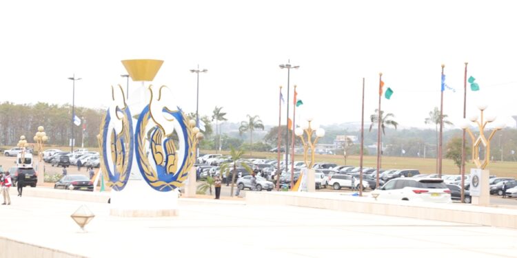 Les images de la remise du prix Félix Houphouët Boigny pour la paix  à Angela Merkel, à Yamoussoukro le 8 février 2023