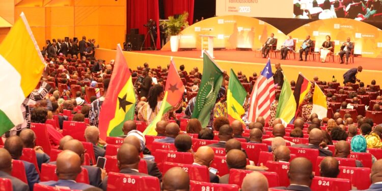 Les images de la remise du prix Félix Houphouët Boigny pour la paix  à Angela Merkel, à Yamoussoukro le 8 février 2023