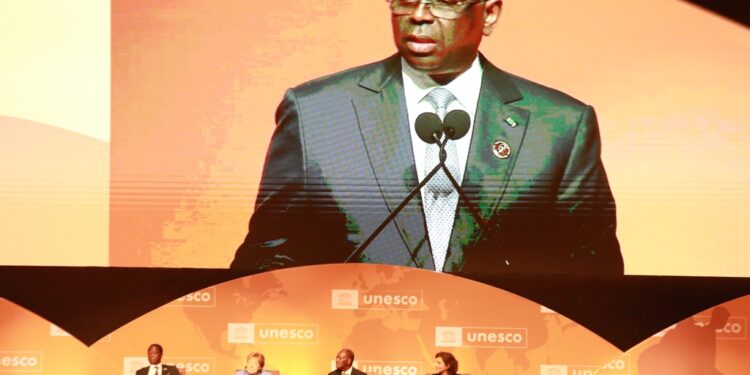 Les images de la remise du prix Félix Houphouët Boigny pour la paix  à Angela Merkel, à Yamoussoukro le 8 février 2023