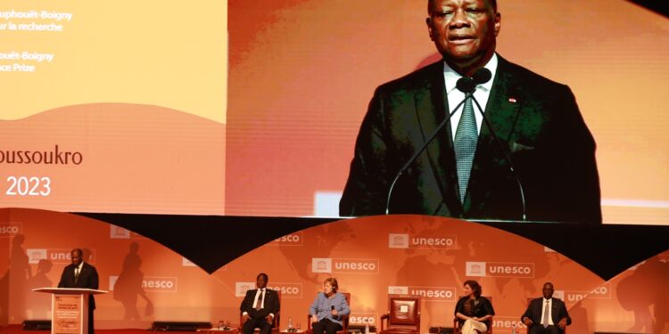 Les images de la remise du prix Félix Houphouët Boigny pour la paix  à Angela Merkel, à Yamoussoukro le 8 février 2023