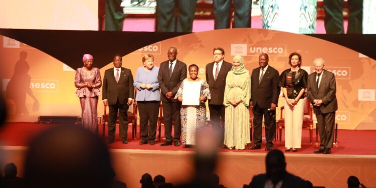 Les images de la remise du prix Félix Houphouët Boigny pour la paix  à Angela Merkel, à Yamoussoukro le 8 février 2023