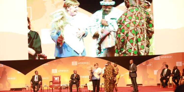 Les images de la remise du prix Félix Houphouët Boigny pour la paix  à Angela Merkel, à Yamoussoukro le 8 février 2023