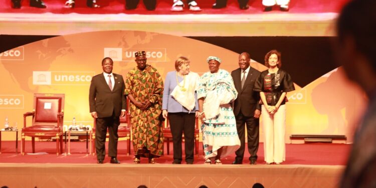 Les images de la remise du prix Félix Houphouët Boigny pour la paix  à Angela Merkel, à Yamoussoukro le 8 février 2023