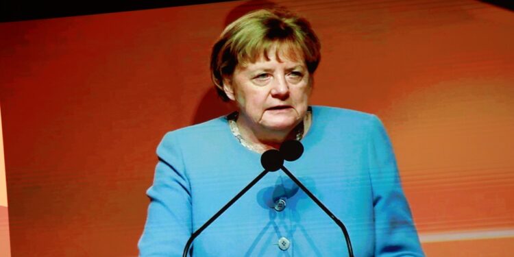 Les images de la remise du prix Félix Houphouët Boigny pour la paix  à Angela Merkel, à Yamoussoukro le 8 février 2023