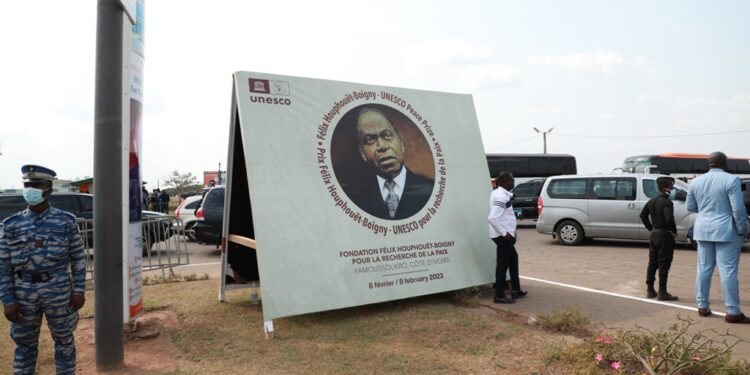 Les images de la remise du prix Félix Houphouët Boigny pour la paix  à Angela Merkel, à Yamoussoukro le 8 février 2023