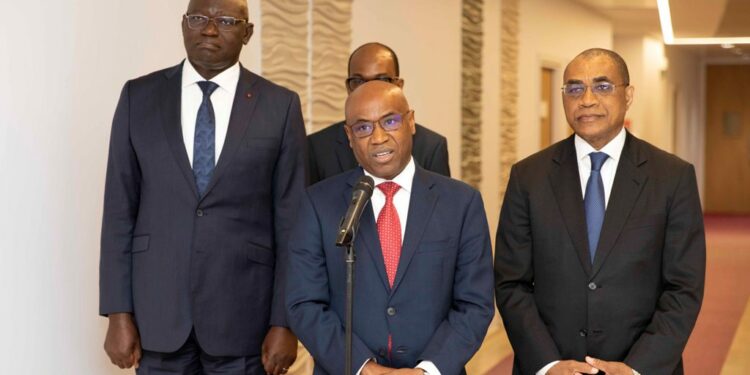 Le Vice-Président, Tiémoko Meyliet KONE, a reçu en audience l’Administrateur du FMI pour la Côte d’Ivoire, M. Facinet SYLLA, le 28 février 2023, au Palais Présidenciel à Abidjan