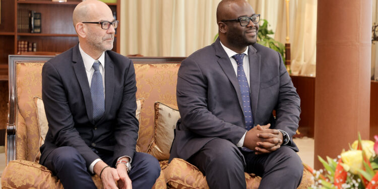 Le Président Alassane OUATTARA, a reçu monsieur Jacques  DUPUY,  Président de Canal + International, le 02 février 2023, au Palais Présidentiel à Abidjan.