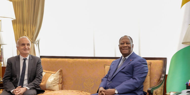 Le Président Alassane OUATTARA, a reçu monsieur Jacques  DUPUY,  Président de Canal + International, le 02 février 2023, au Palais Présidentiel à Abidjan.