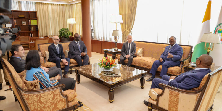 Le Président Alassane OUATTARA, a reçu monsieur Jacques  DUPUY,  Président de Canal + International, le 02 février 2023, au Palais Présidentiel à Abidjan.