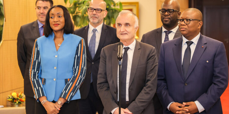 Le Président Alassane OUATTARA, a reçu monsieur Jacques  DUPUY,  Président de Canal + International, le 02 février 2023, au Palais Présidentiel à Abidjan.