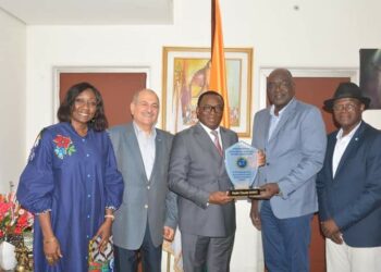 La faitière du handball africain chez le Ministre des Sports.