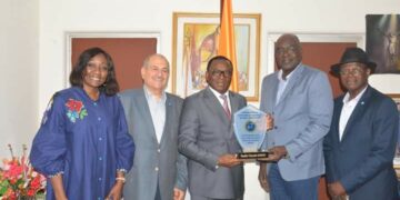 La faitière du handball africain chez le Ministre des Sports.