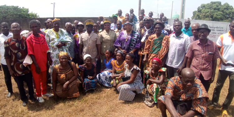 Tiébissou : le nouveau sous-préfet échange avec les populations et les chefs de villages