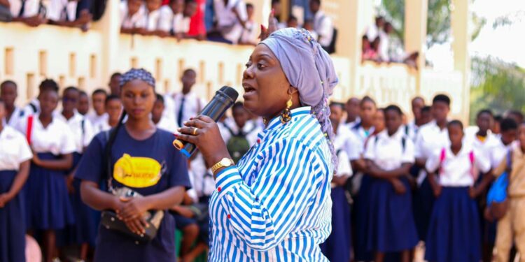 Promotion de la lecture : La romancière Mahoua S.Bakayoko sensibilise les élèves