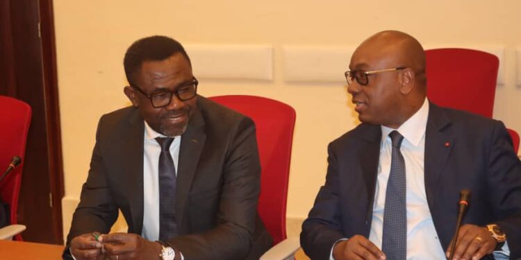 CAN 2023 en Côte d’Ivoire : le Premier ministre Patrick Achi a reçu en audience des émissaires de la CAF.