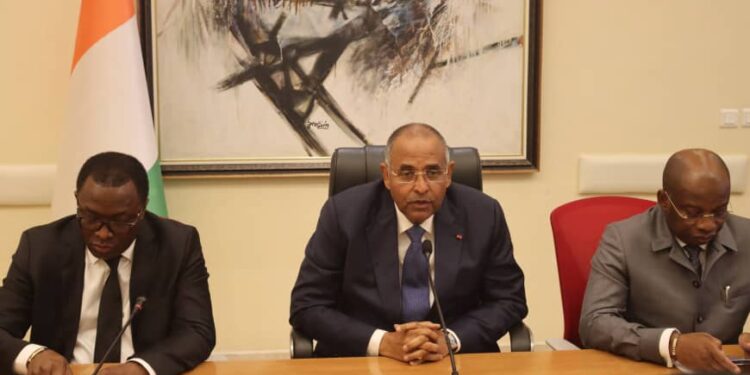 CAN 2023 en Côte d’Ivoire : le Premier ministre Patrick Achi a reçu en audience des émissaires de la CAF.