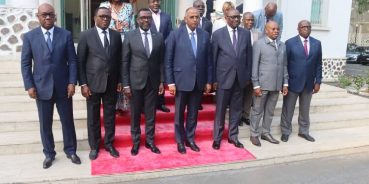 CAN 2023 en Côte d’Ivoire : le Premier ministre Patrick Achi a reçu en audience des émissaires de la CAF.
