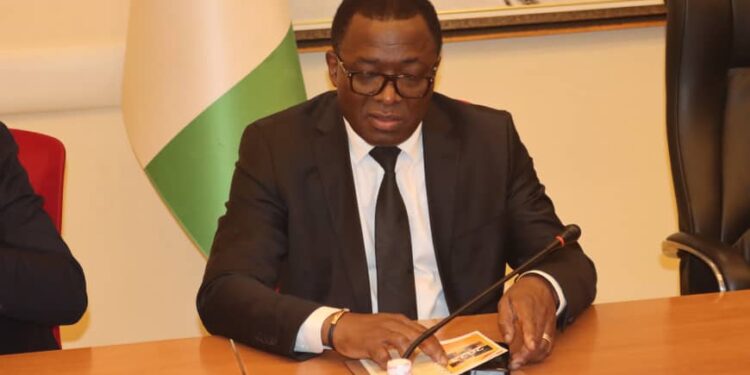 CAN 2023 en Côte d’Ivoire : le Premier ministre Patrick Achi a reçu en audience des émissaires de la CAF.