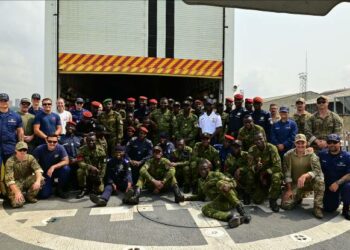 Visite du navire de la Garde Côte Américaine USCGC Spencer (WMEC 905) à Abidjan