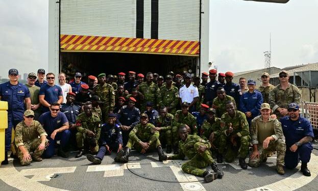 Visite du navire de la Garde Côte Américaine USCGC Spencer (WMEC 905) à Abidjan