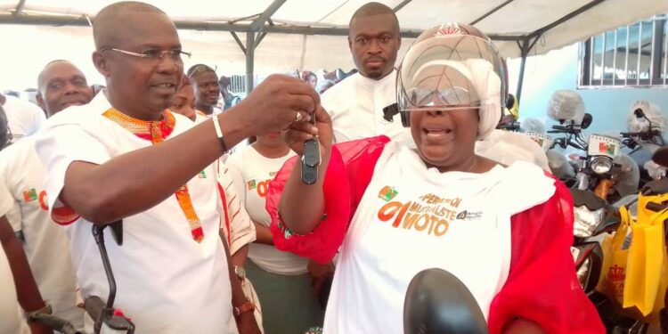 Projet «un enseignant, une moto»: La MUPEMENET-CI remet à 85 souscripteurs des engins motorisés