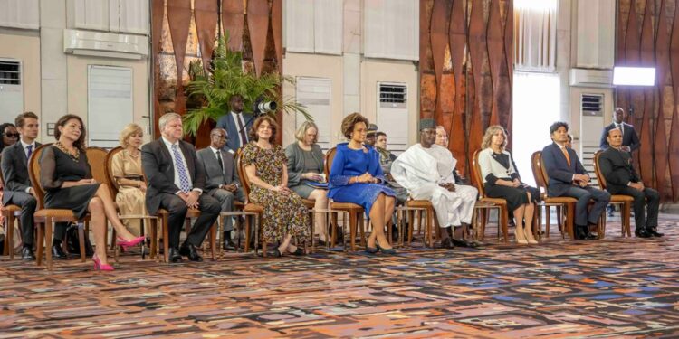 Le Président Alassane OUATTARA, a reçu, le 02 mars 2023, au Palais présidentiel, les lettres de créance de huit (8) nouveaux Ambassadeurs