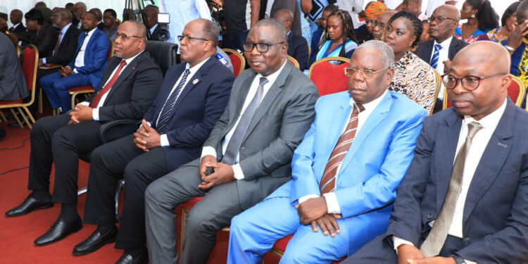 Les photos de la prestation de serment de deux nouveaux membres de la Commission Centrale de la CEI, au Conseil Constitutionnel le mercredi 01 mars 2023.