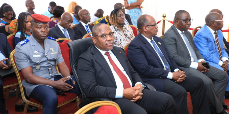 Les photos de la prestation de serment de deux nouveaux membres de la Commission Centrale de la CEI, au Conseil Constitutionnel le mercredi 01 mars 2023.