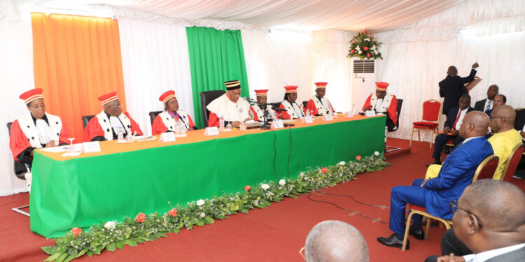 Les photos de la prestation de serment de deux nouveaux membres de la Commission Centrale de la CEI, au Conseil Constitutionnel le mercredi 01 mars 2023.