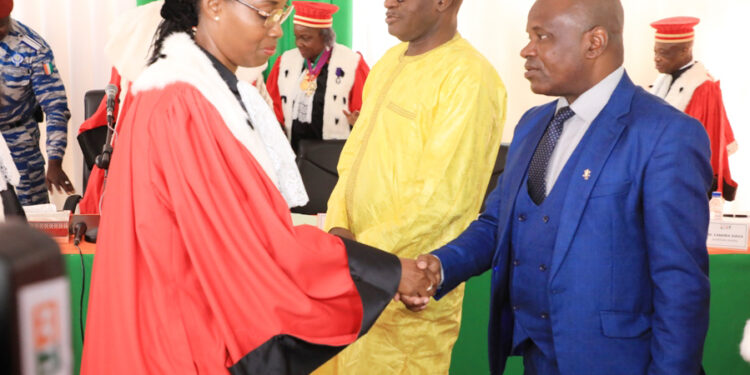 Les photos de la prestation de serment de deux nouveaux membres de la Commission Centrale de la CEI, au Conseil Constitutionnel le mercredi 01 mars 2023.