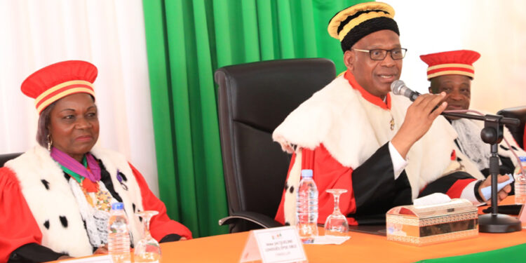 Les photos de la prestation de serment de deux nouveaux membres de la Commission Centrale de la CEI, au Conseil Constitutionnel le mercredi 01 mars 2023.