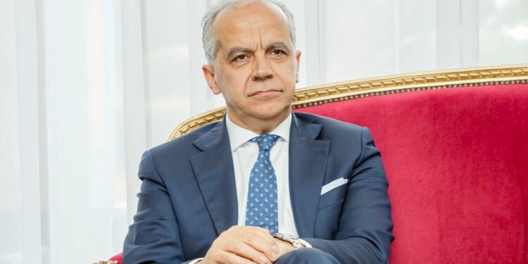 Les photos de l’entretien du Président Alassane OUATTARA, avec le Ministre italien de…