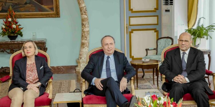 Les photos de l’entretien du Président Alassane OUATTARA, avec le Ministre italien de…