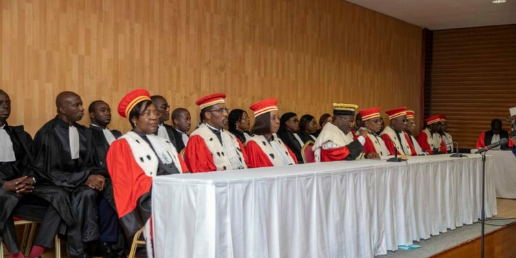 Les Inspecteurs et Auditeurs de l’IGE, ont prêté serment devant la cour des comptes le vendredi 24 mars 2023 à la Primature à Abidjan