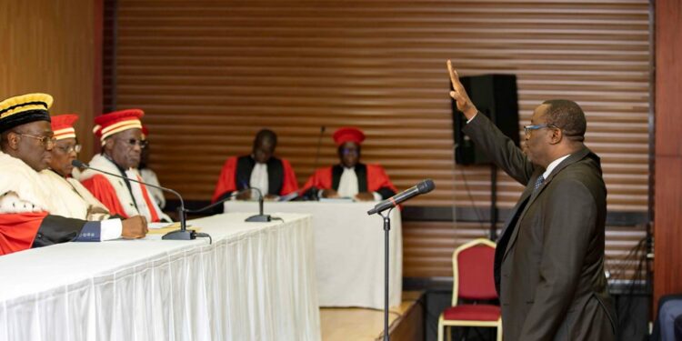 Les Inspecteurs et Auditeurs de l’IGE, ont prêté serment devant la cour des comptes le vendredi 24 mars 2023 à la Primature à Abidjan