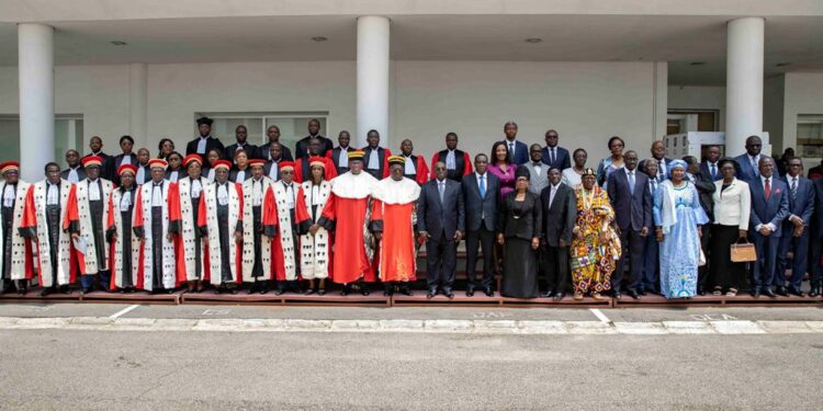 Les Inspecteurs et Auditeurs de l’IGE, ont prêté serment devant la cour des comptes le vendredi 24 mars 2023 à la Primature à Abidjan