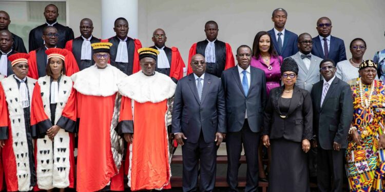 Les Inspecteurs et Auditeurs de l’IGE, ont prêté serment devant la cour des comptes le vendredi 24 mars 2023 à la Primature à Abidjan